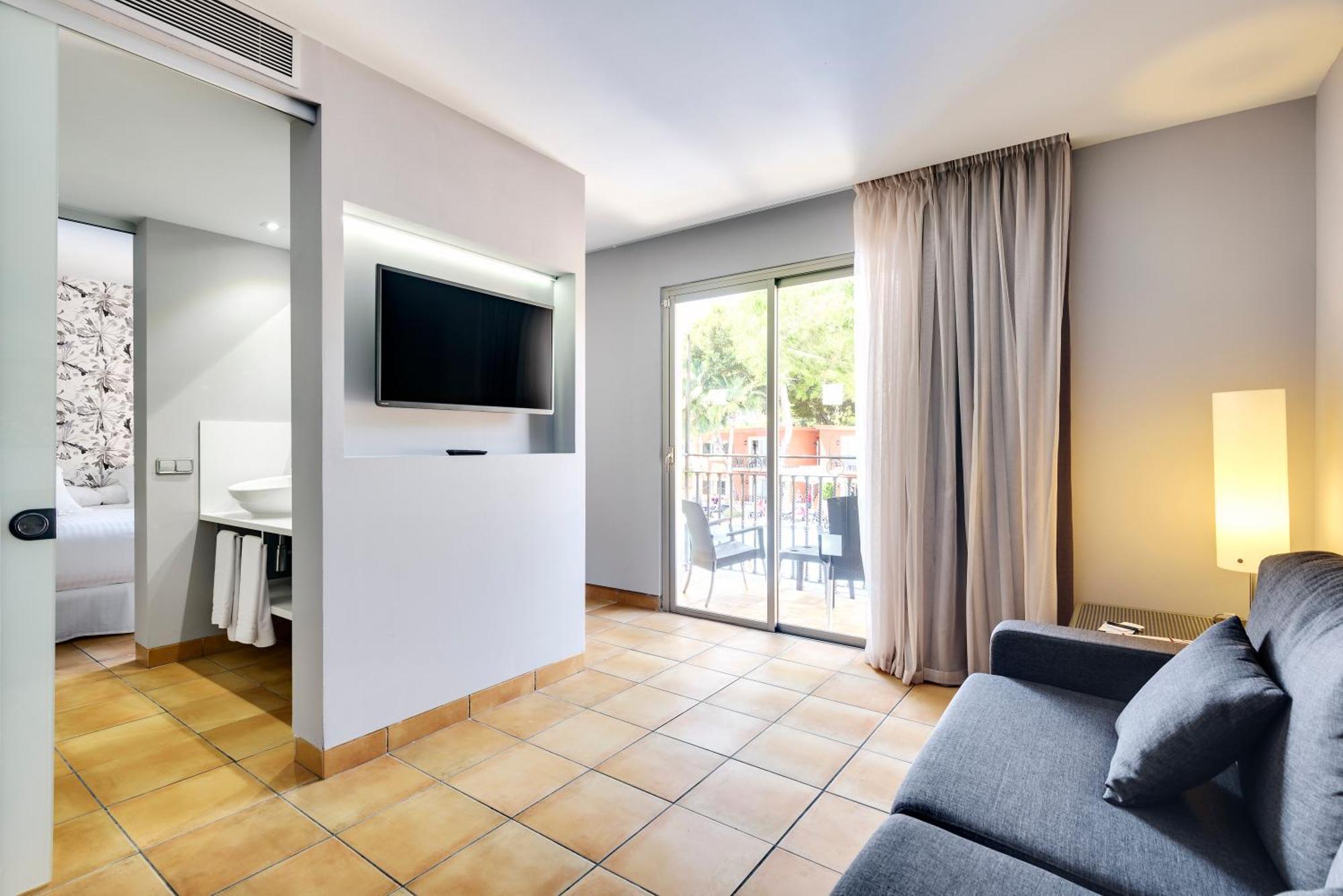 Chambre Deluxe (2 Adultes + 2 Enfants)